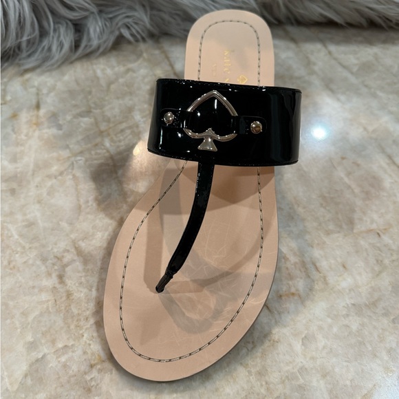 Kate Spade Cece Heart Black Shiny PVC Thong Sandals. New - Picture 3 of 9